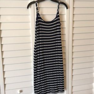 🔴 Fitted Spaghetti Strap Navy & White Dress